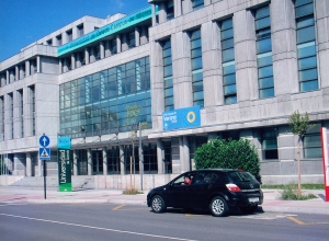 ECSC研究所前（ミエレス、スペイン）